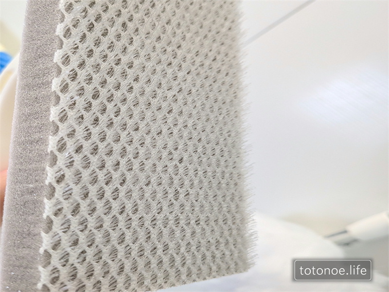 アズマ工業 スマート 床洗いのスポンジ部分。凹凸のあるメッシュ構造で汚れを落としやすい仕様。